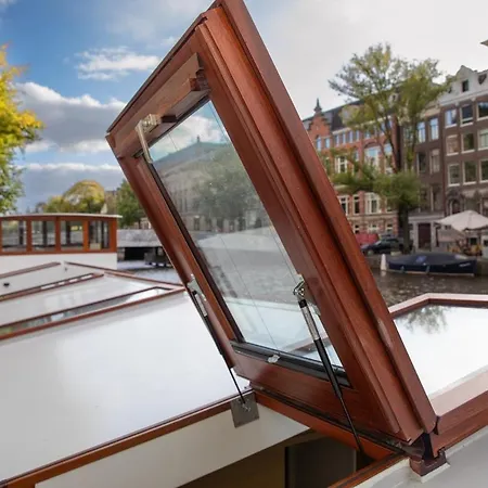 Canal On Houseboat Appartement
