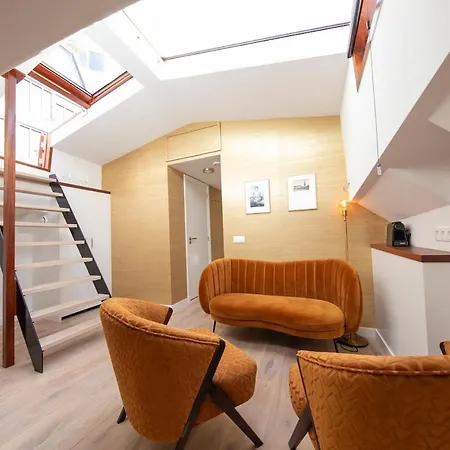 Apartment Canal On Houseboat *